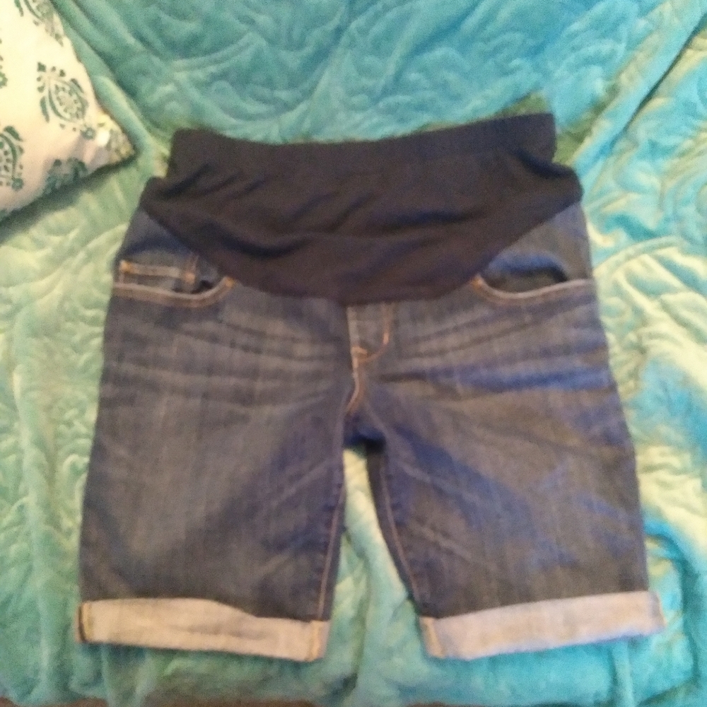 Maternity shorts